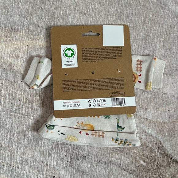 Organic cotton baby hat and mittens - Picture 5 of 7